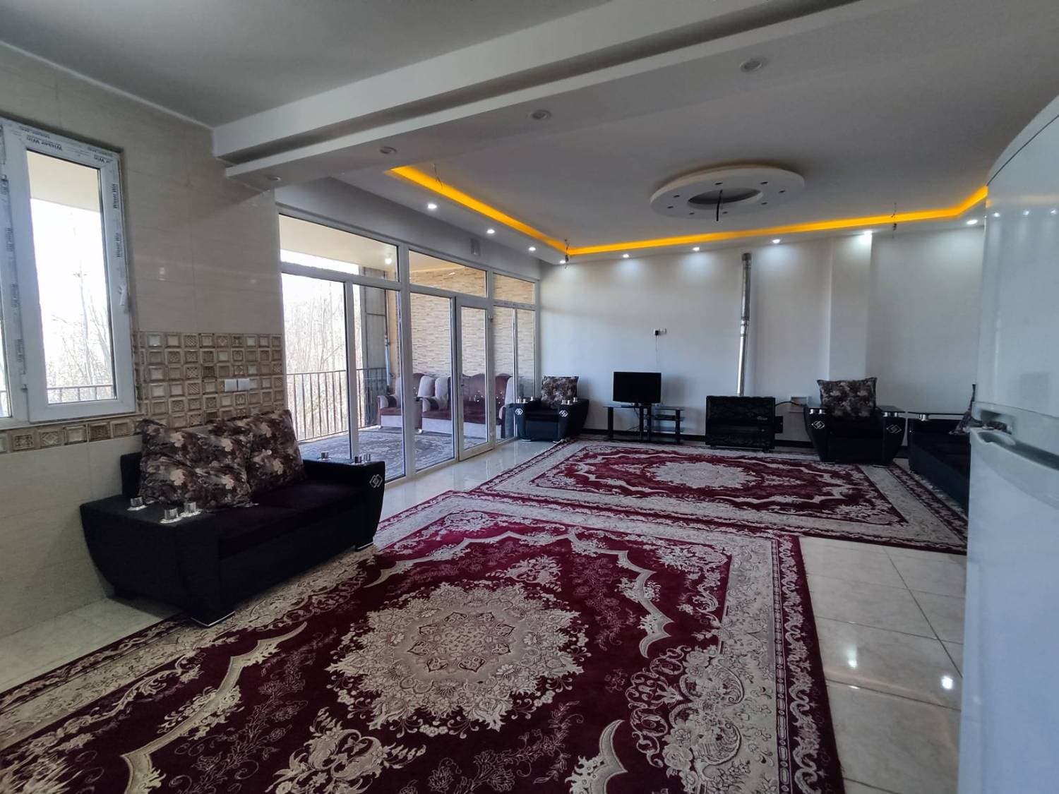 اقامت آبی